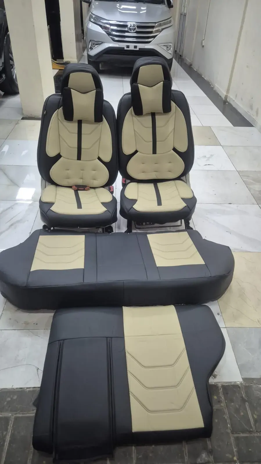 Beige and black complete seat set